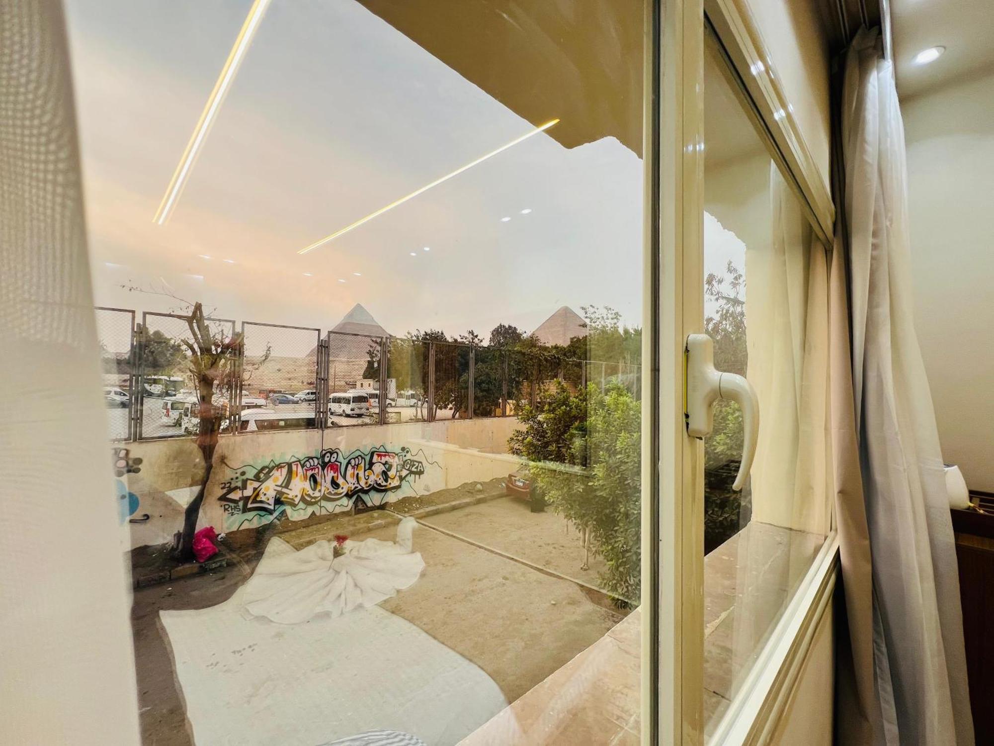 Great Scarab Pyramids View Hotel Kafrat al Jabal ภายนอก รูปภาพ