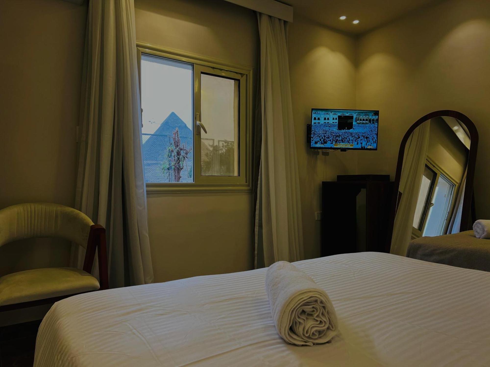 Great Scarab Pyramids View Hotel Kafrat al Jabal ภายนอก รูปภาพ
